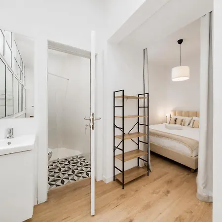 Rc - Air-conditioned - Beautifully Designed In The Heart Of Lisbon, Bright, Stylish And Exceptionally Located Lissabon